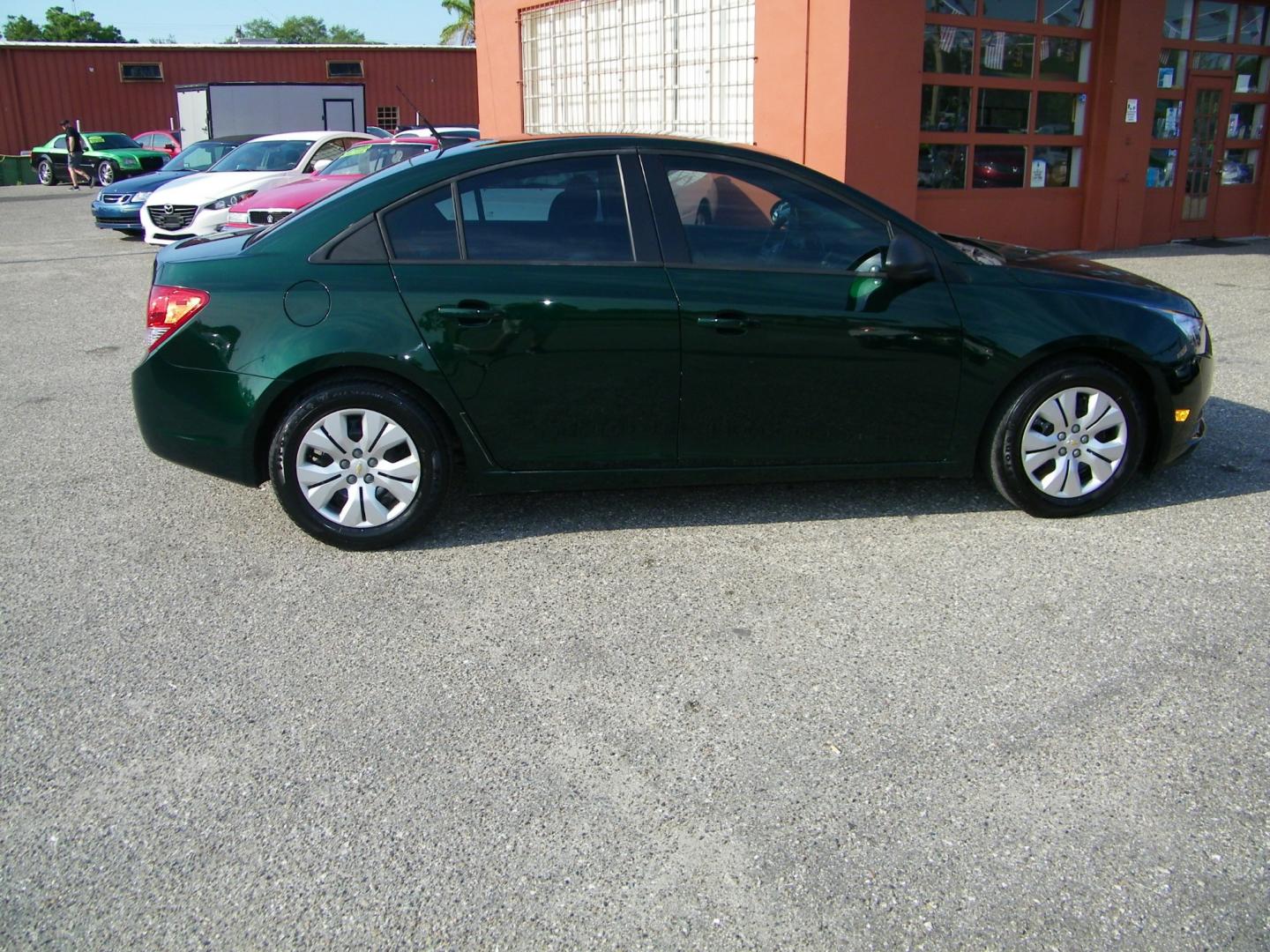 2014 GREEN /Beige Chevrolet Cruze LS (1G1PA5SH4E7) with an 1.8L L4 DOHC 16V FFV engine, 6-Speed Automatic transmission, located at 4000 Bee Ridge Road, Sarasota, FL, 34233, (941) 926-0300, 27.298664, -82.489151 - Photo#6